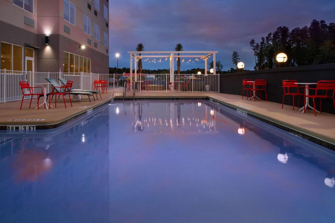 Tru By Hilton Lake City Exterior photo
